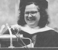 Wendy Wasserstein ’71 delivering the 1990 Commencement address
